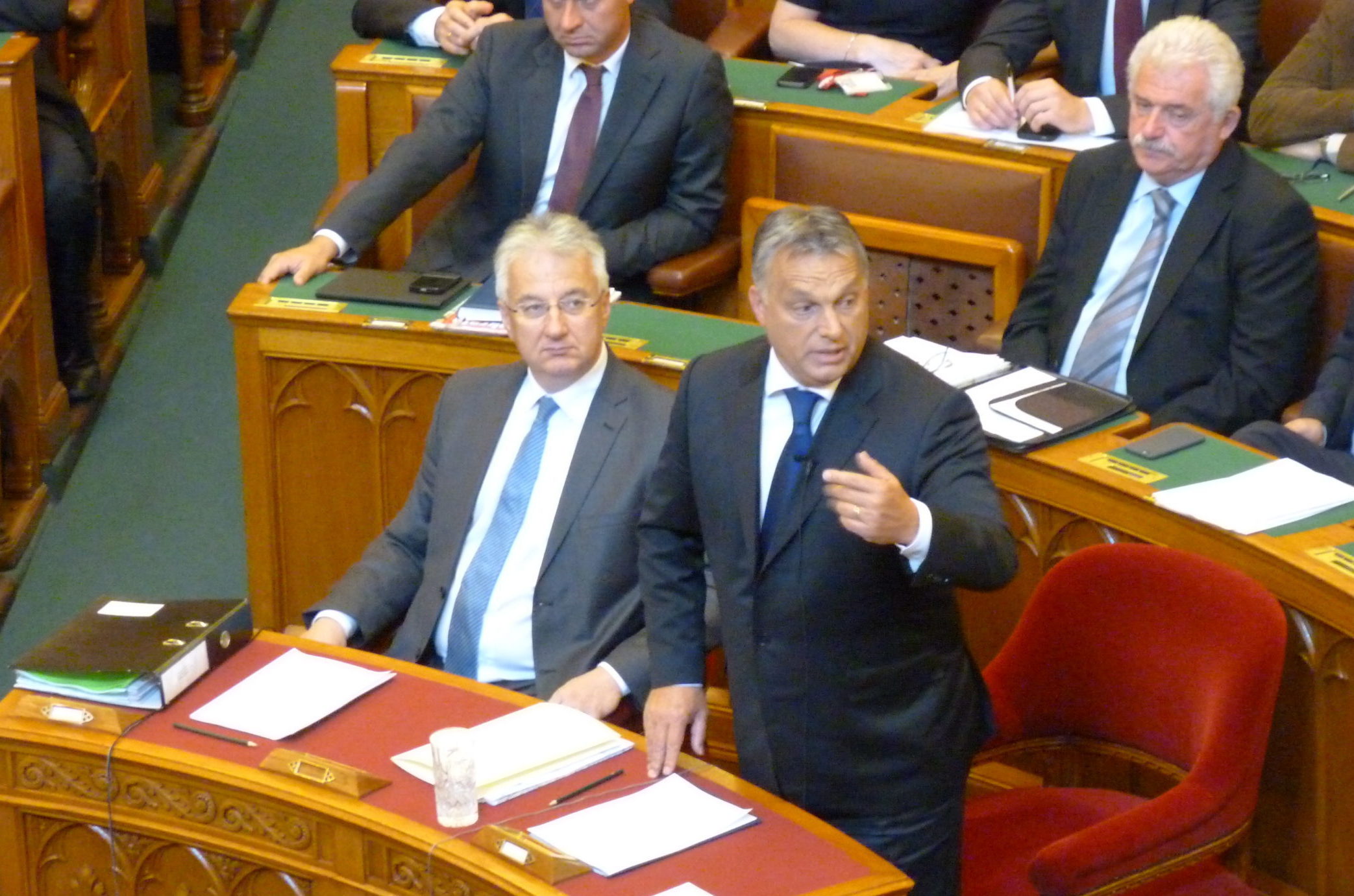 Viktor_Orban_adressing_the_House_of_Commons_-_2015.09.21_3-1-scaled-e1609610835226